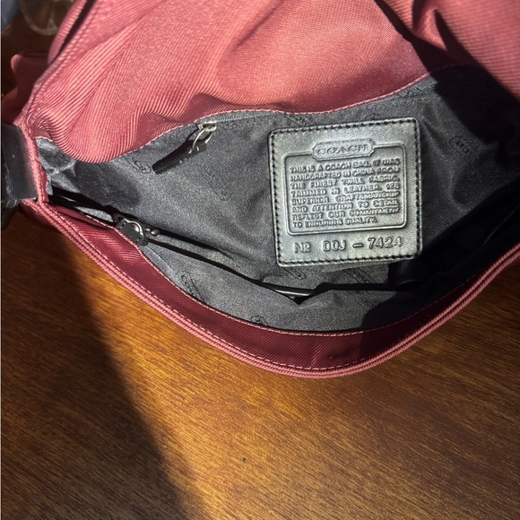 COACH Nylon Shoulder Bag in Maroon- EUC- adjustable strap - Picture 4 of 7